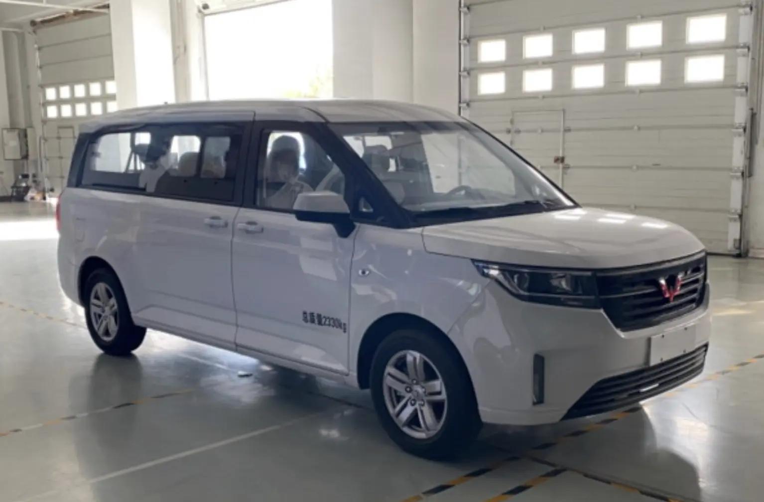 五菱征程福祉版实车首次曝光，中大型MPV 1.5T魅力炫目