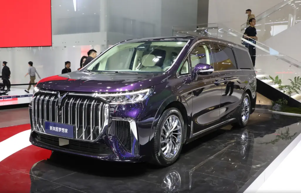 中大型插混MPV，纯电续航236km，售33.99万起，香不香？