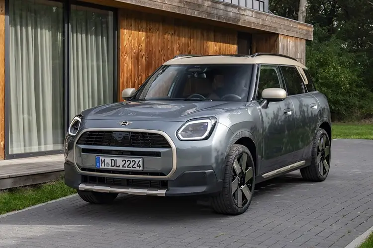 换装最新家族式设计 全新MINI COUNTRYMAN C官图发布